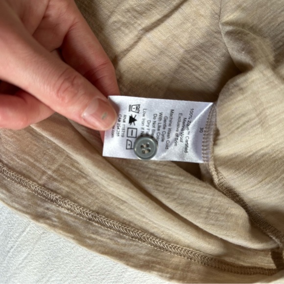 Ibex Men’s Merino Wool Henley Tshirt. Large, Buff/tan Heather - Picture 3 of 8